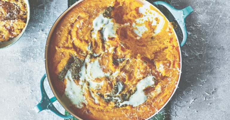 Recept: Polenta van geroosterde pompoen met groene harissa