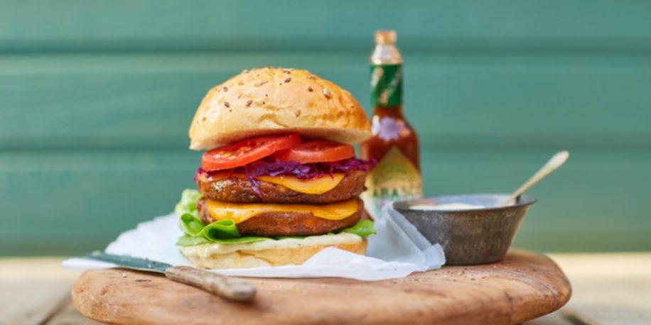 Mededogen rundvlees Burgerschap Recept: vegan hamburger | FavorFlav