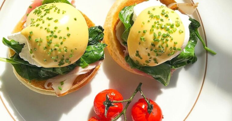 Recept voor de beroemde Eggs Benedict van het sjieke Waldorf Astoria