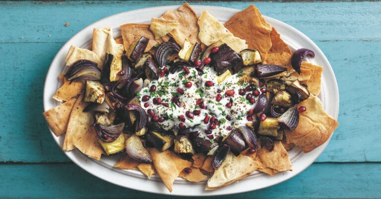Recept: Aubergine fatteh uit het Midden-Oosten