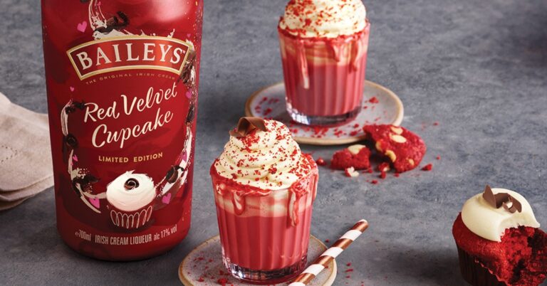 Baileys lanceert nieuwe limited edition: Baileys Red Velvet Cupcake (+ recept voor warme choco, mmm! )