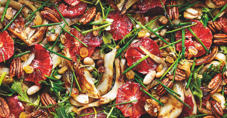 Recept: Bloedsinaasappelsalade met pecannoten, cannellinibonen en gebakken venkel