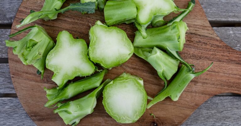 Gooi je broccolistammen niet weg: met dit ingrediënt maak je er een geweldig lekkere snack van