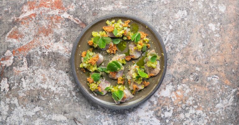 Recept voor ceviche op z’n Amsterdams: broodje haring-ceviche
