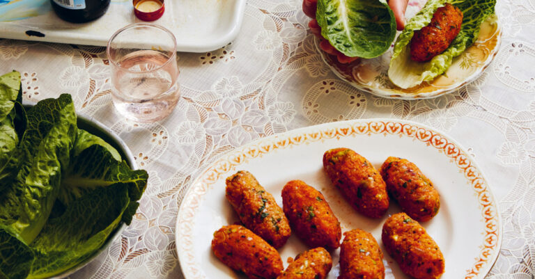 Lekker fris: vegetarische köfte in slablaadjes