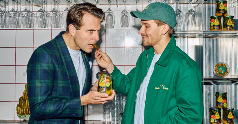 De Dikke Pickle: nieuwe borrelsnack van Camiel Kesbeke en Tobias Camman