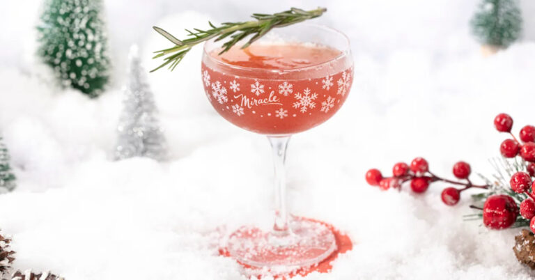 De Christmapolitan is de cocktail die je deze kerst wilt maken