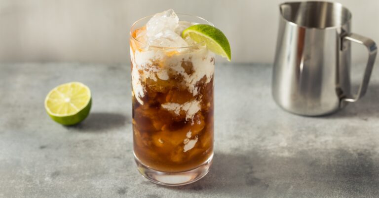 Wil je maken: de Dirty Coconut Coke (en zo doe je dat)