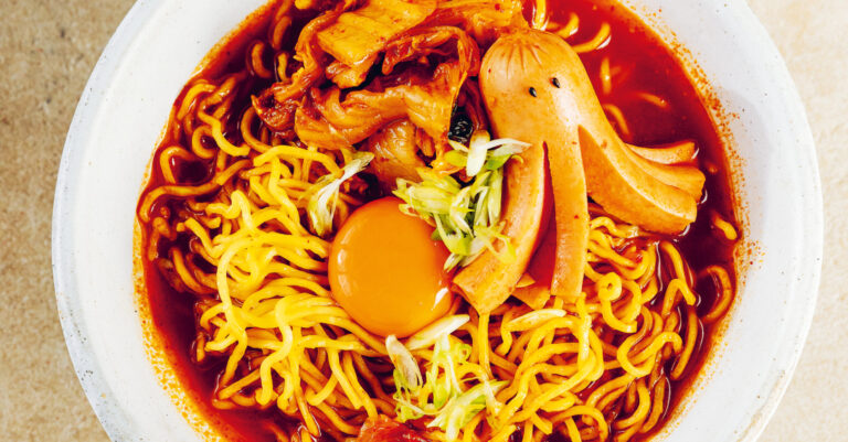 Koreaanse ramen met kimchi uit 1 pan