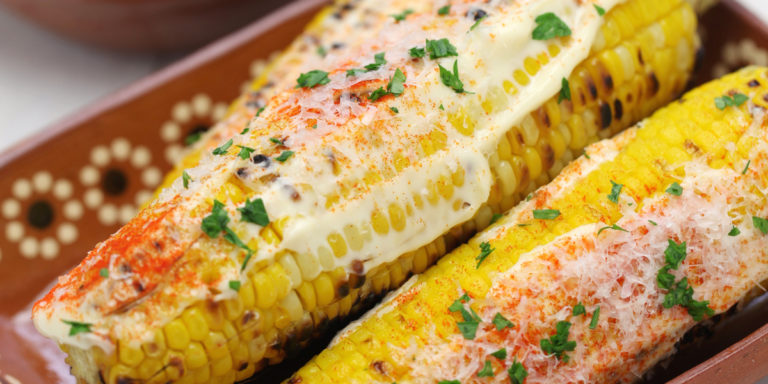 Op je volgende zomerfeest: elote