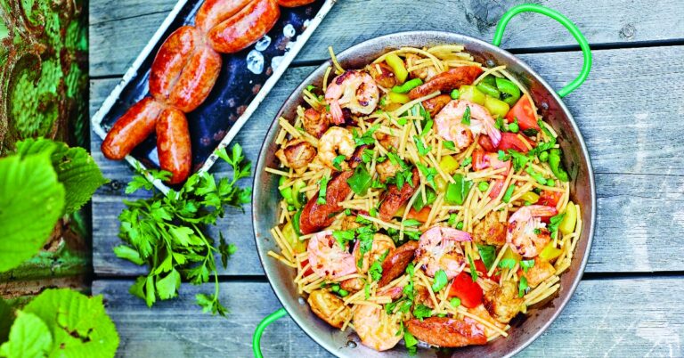 Recept: met deze Catalaanse Fideuà haal je Spanje in huis