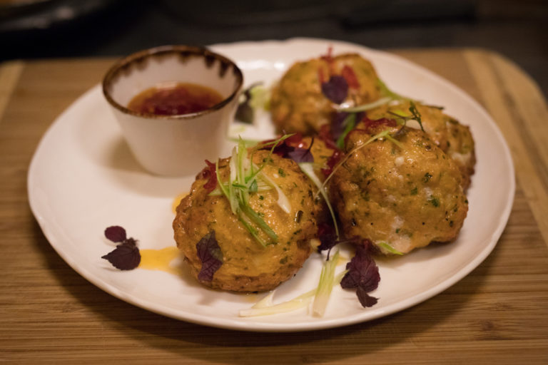 Thaise vis- of krabkoekjes met chilisaus