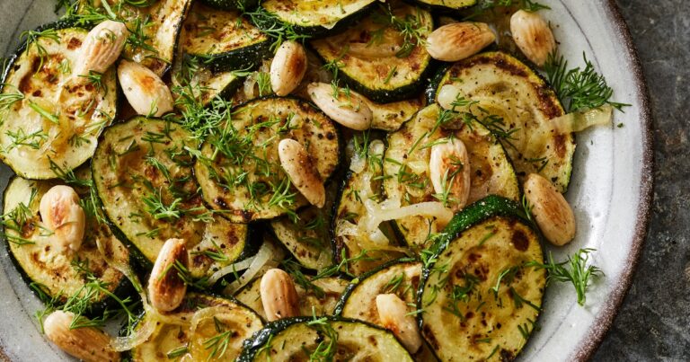 Recept: gebakken courgette met amandelen