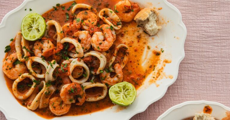 Recept: Gamba’s en inktvis in pittige saus (ideaal voor Fare la scarpetta!)