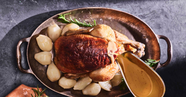 Recept: gevulde kip met truffelboter, aardperen en knolselderijpuree