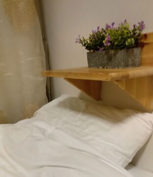 Hotel bed plank