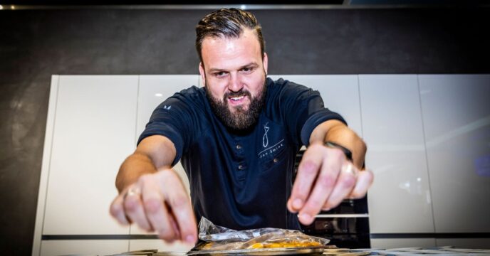 Jan Smink working it tijdens 100Chefs, editie 2024