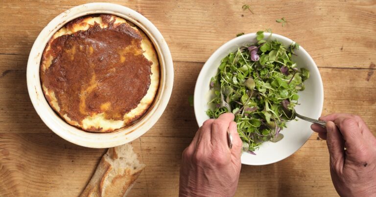 Recept voor een geweldig lekkere kaassoufflé uit kookboek Kook!