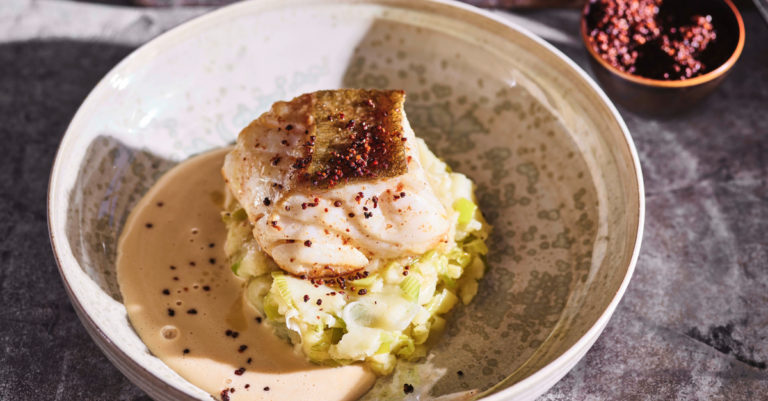 Recept: kabeljauw met preistoemp, beurre-blancsaus en geroosterde mosterd