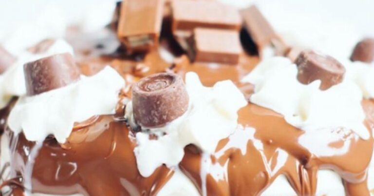 Recept: goddelijke creamy KitKat-Rolo taart
