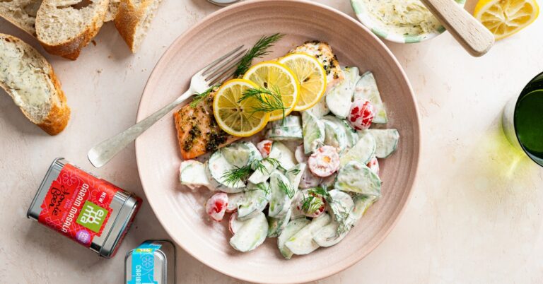 Recept: langzaam gegaarde zalm met komkommersalade