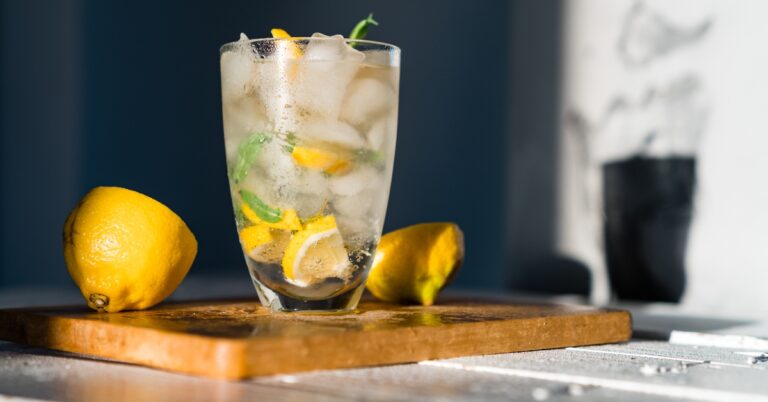 Allerlekkerst: zo maak je een Limonsecco (Limoncello met Prosecco)