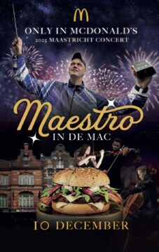 Maestro in de Mac dinnershowmet Gabber Pianist
