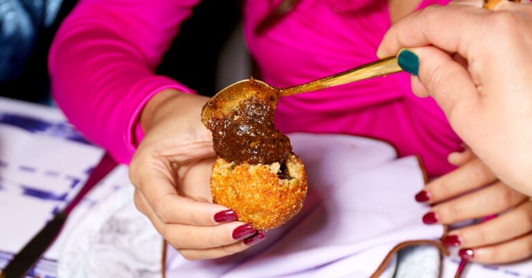 Deze Irakese chutney wil je standaard in je koelkast hebben staan