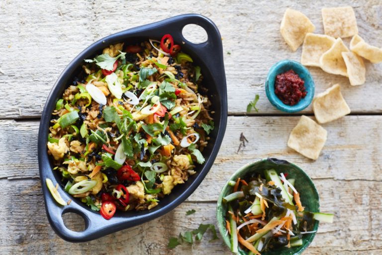 Nasi goreng met wakame