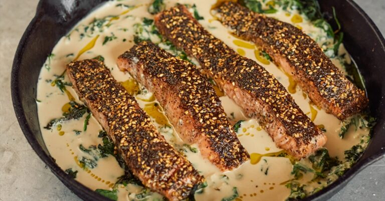 Recept van Ottolenghi: Za’atar-zalm met tahin