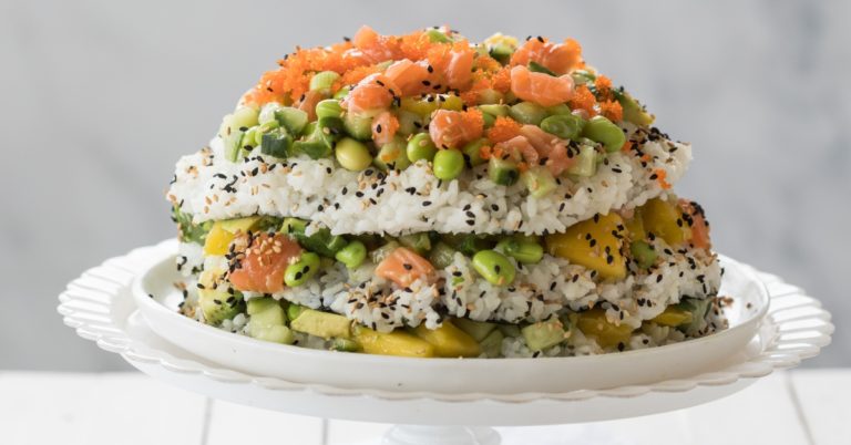 Hou je van sushi? Maak dan eens deze sushi-taart van Poké Perfect!