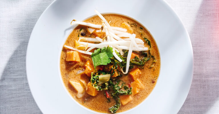 Recept: pindasoep met zoete aardappel