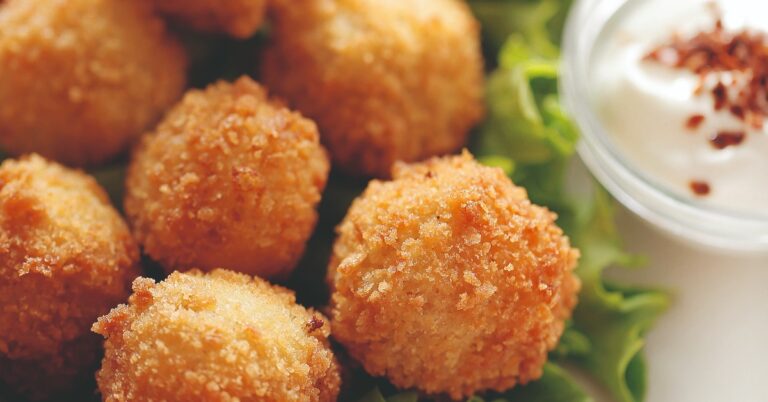 Recept: Pittige kaasballen