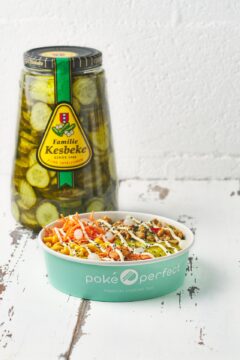 Poke bowl met pot Kesbeke augurken