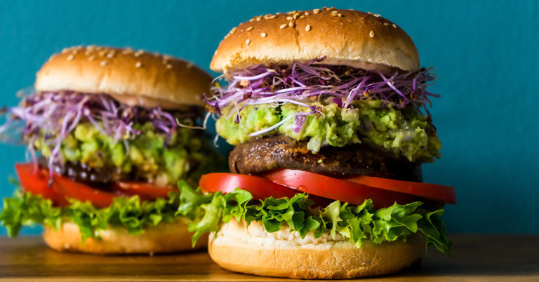 Recept: Portobello miso burger met guacamole