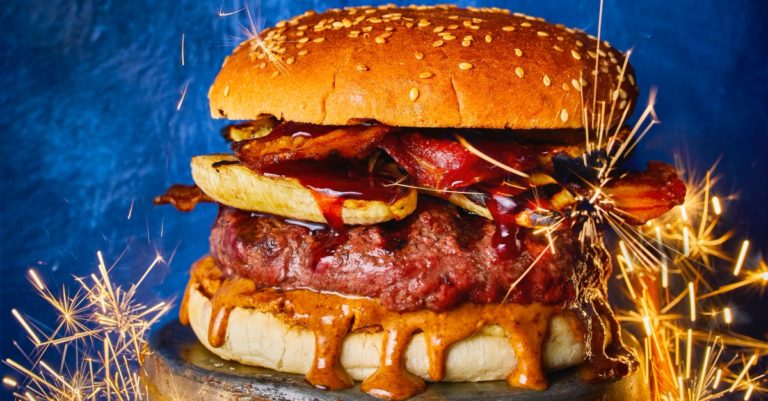 Recept: de Elvis Burger, zo fout dat het goed is