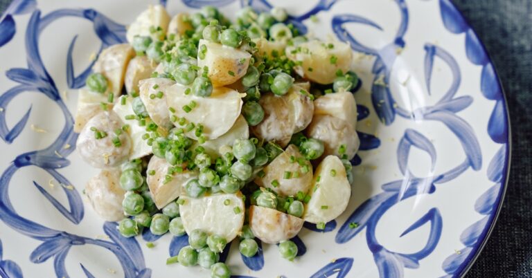 Recept van een sterrenchef: salade met krieltjes en doperwten