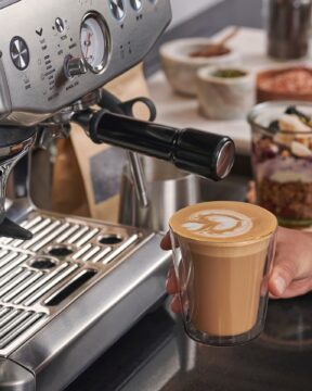 Sage koffie machine met latte