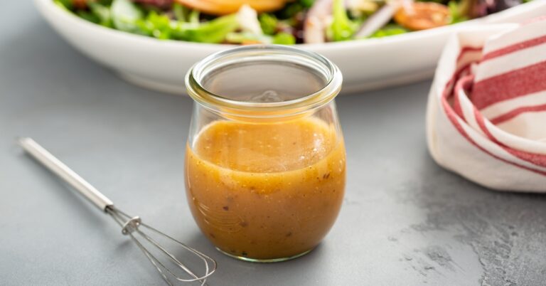 Dit is het geheime ingrediënt dat je saladedressing 100x beter maakt
