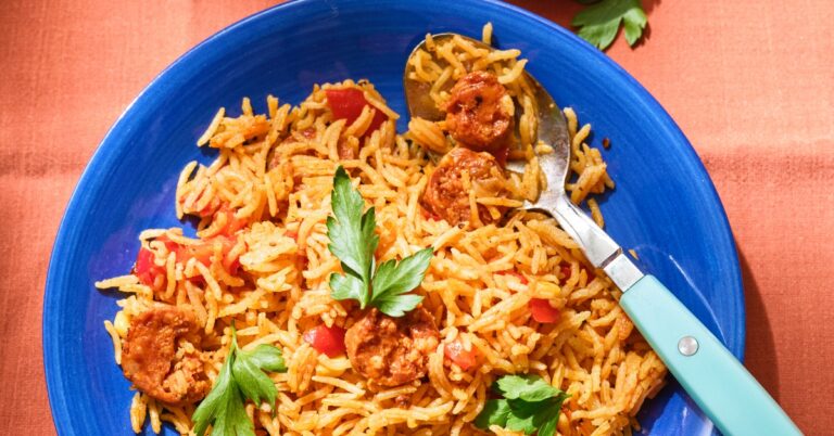 Recept: Sazon-rijst met worstjes