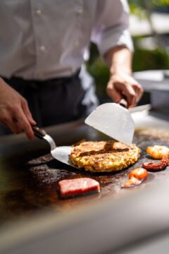 Okonomiyaki bakken op de grill