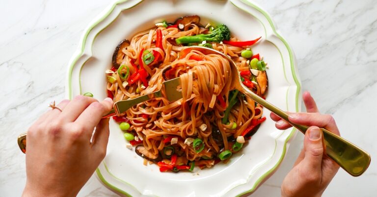 Recept: Rijstnoedels met shiitake en broccolini