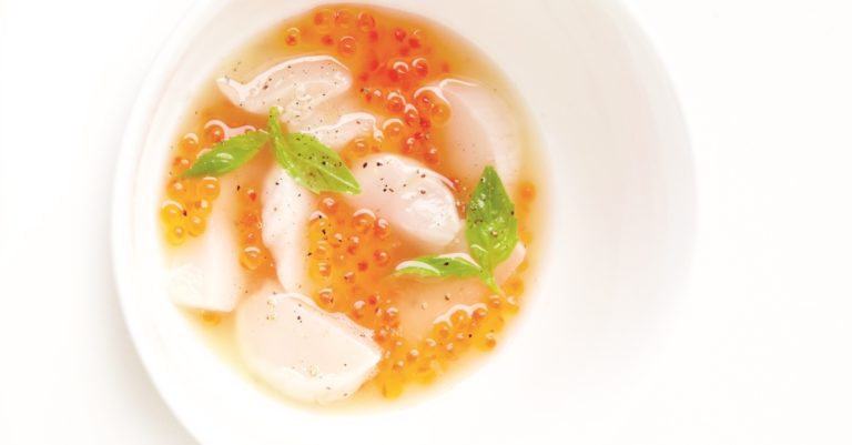 Recept: Sint-jakobsschelpen in groene thee