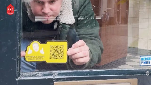 Snackspert plakt keurmerk op raam