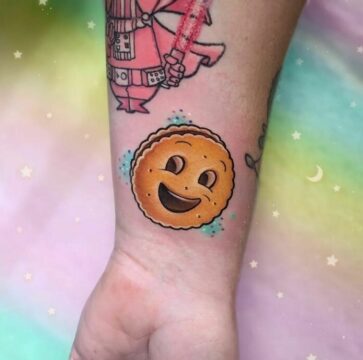 Tattoo cookie smiley