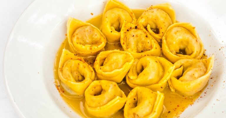 Recept: Spicy tortellini met vis-botersaus