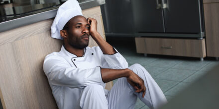 Verdrietige chef in de keuken