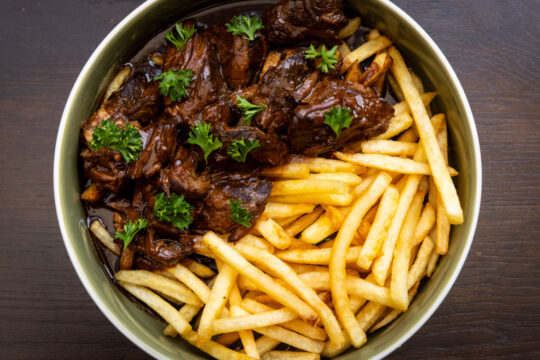 Vlees met friet bij Koepelcafe