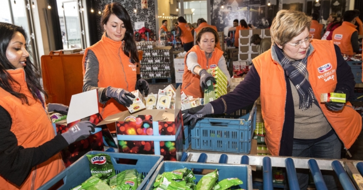 De Voedselbank Verlaagt De Norm Om Voedselpakketten Af Te Halen | FavorFlav