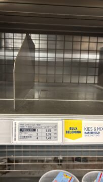 Leeg schap supermarkt Haribo